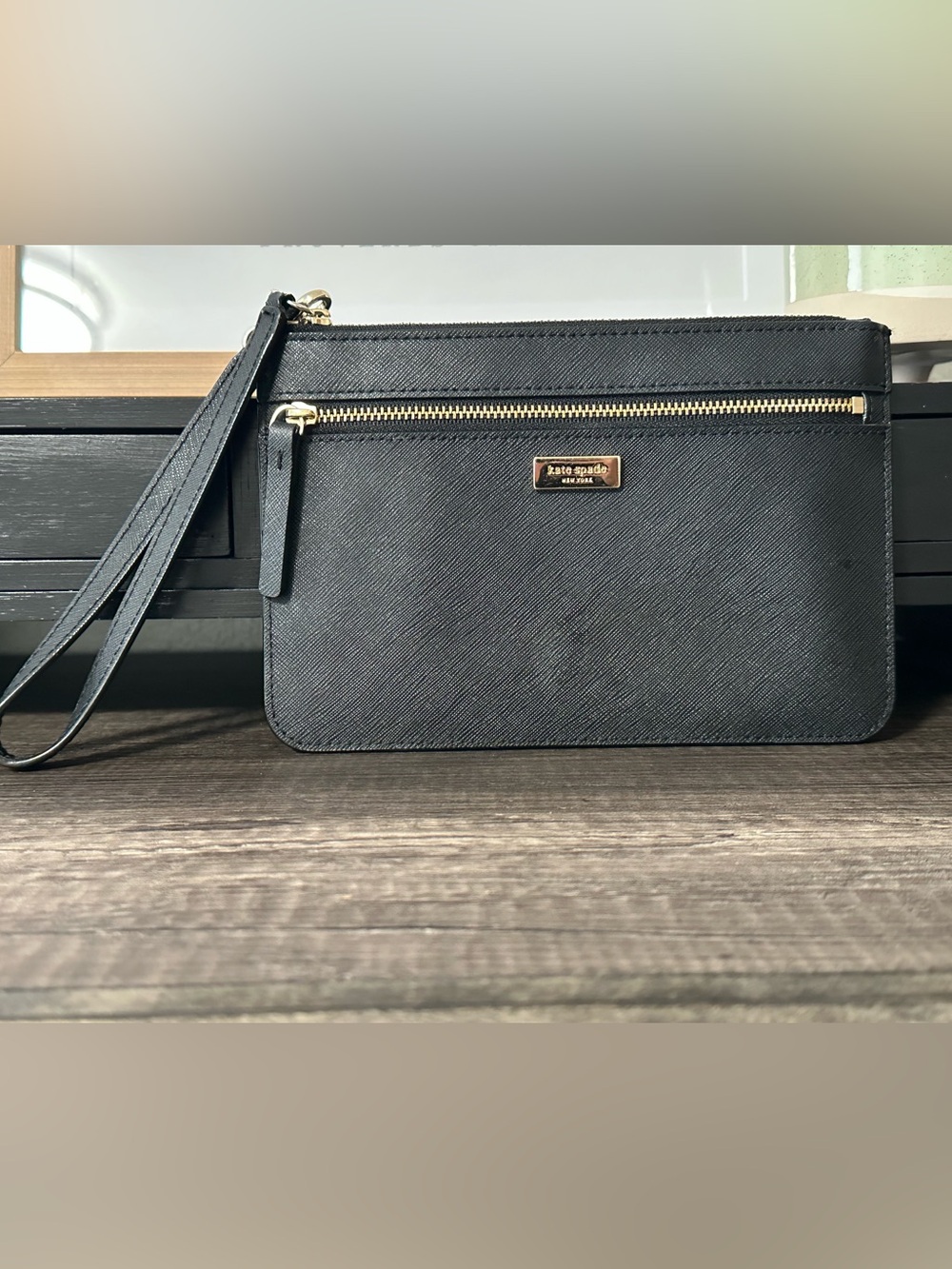 NWOT kate spade Black Saffiano Leather Wristlet Clutch with Gold Hardware